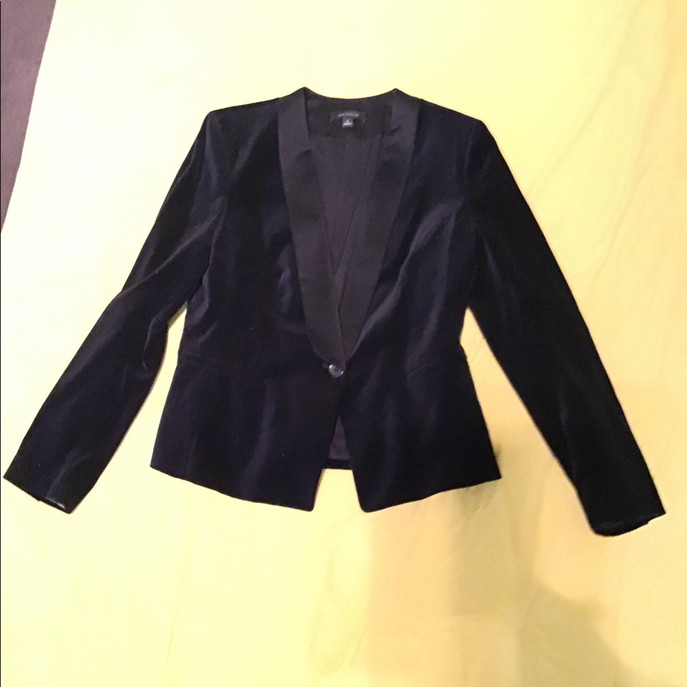 ANN TAYLOR BLACK VELVET TUXEDO JACKET